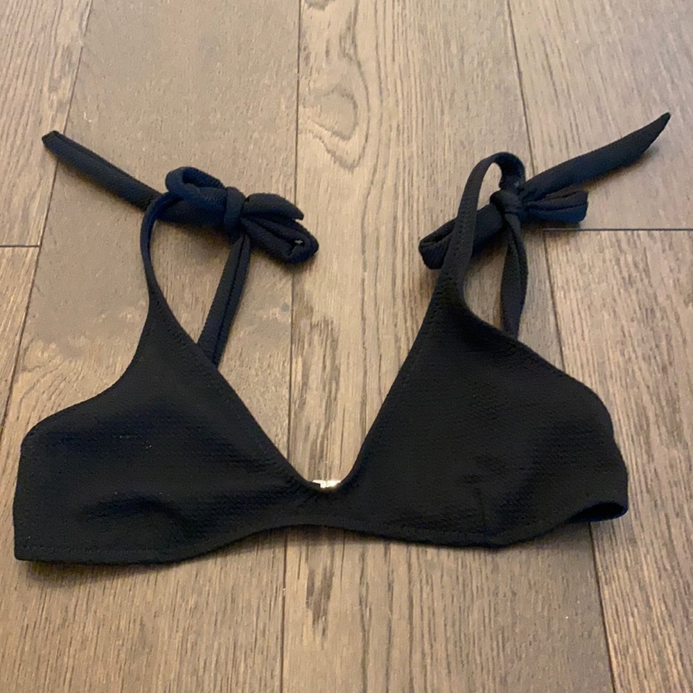 Women’s Suboo bikini top
